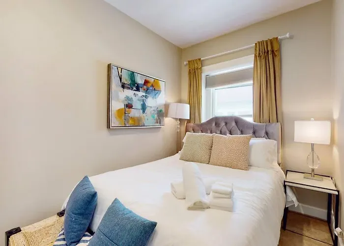 River North Deltee Апартаменты